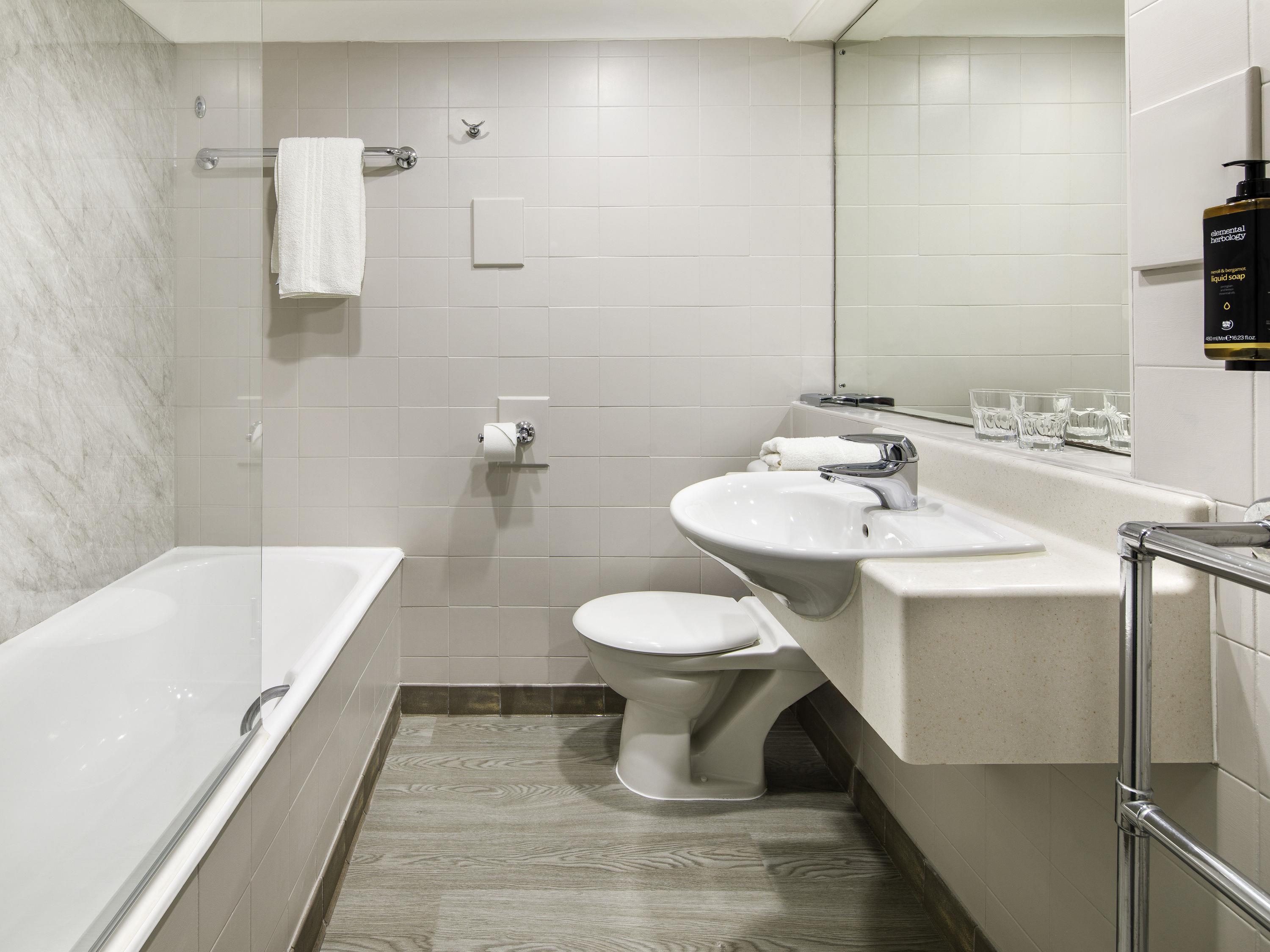 Mercure Manchester Piccadilly Hotel Room Type - Classic room with 2 single beds