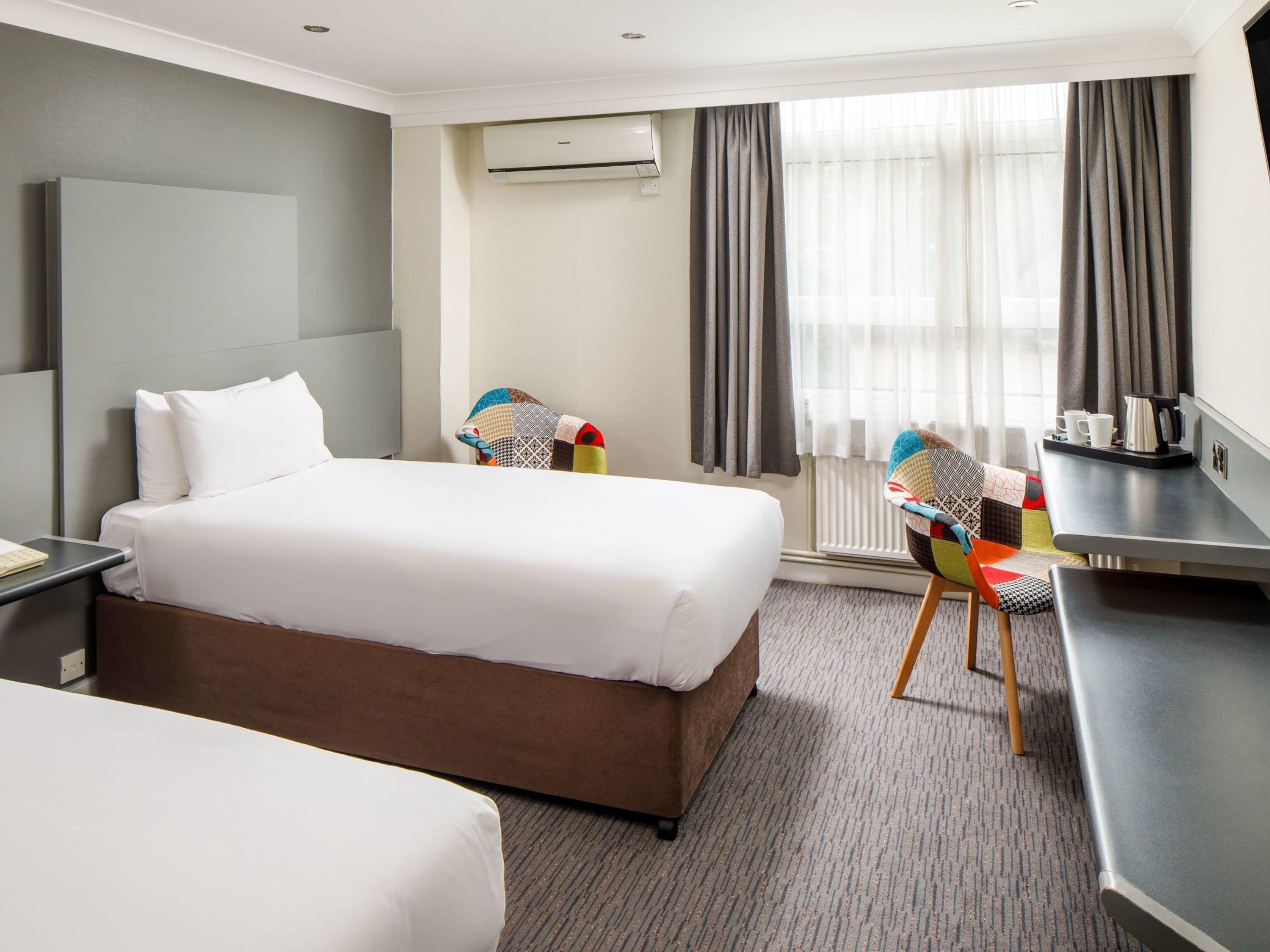 Mercure Chester Abbots Well Hotel Room Type - Classic room with 2 single beds