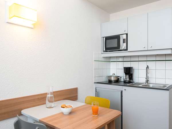 Studio with 1 double bed and 1 sofa bed