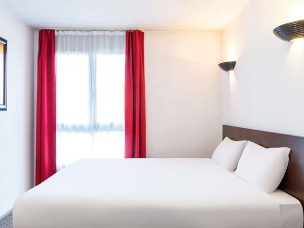 Studio with 1 double bed and 1 sofa bed