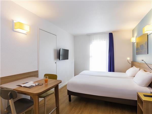 2-person Comfort Studio