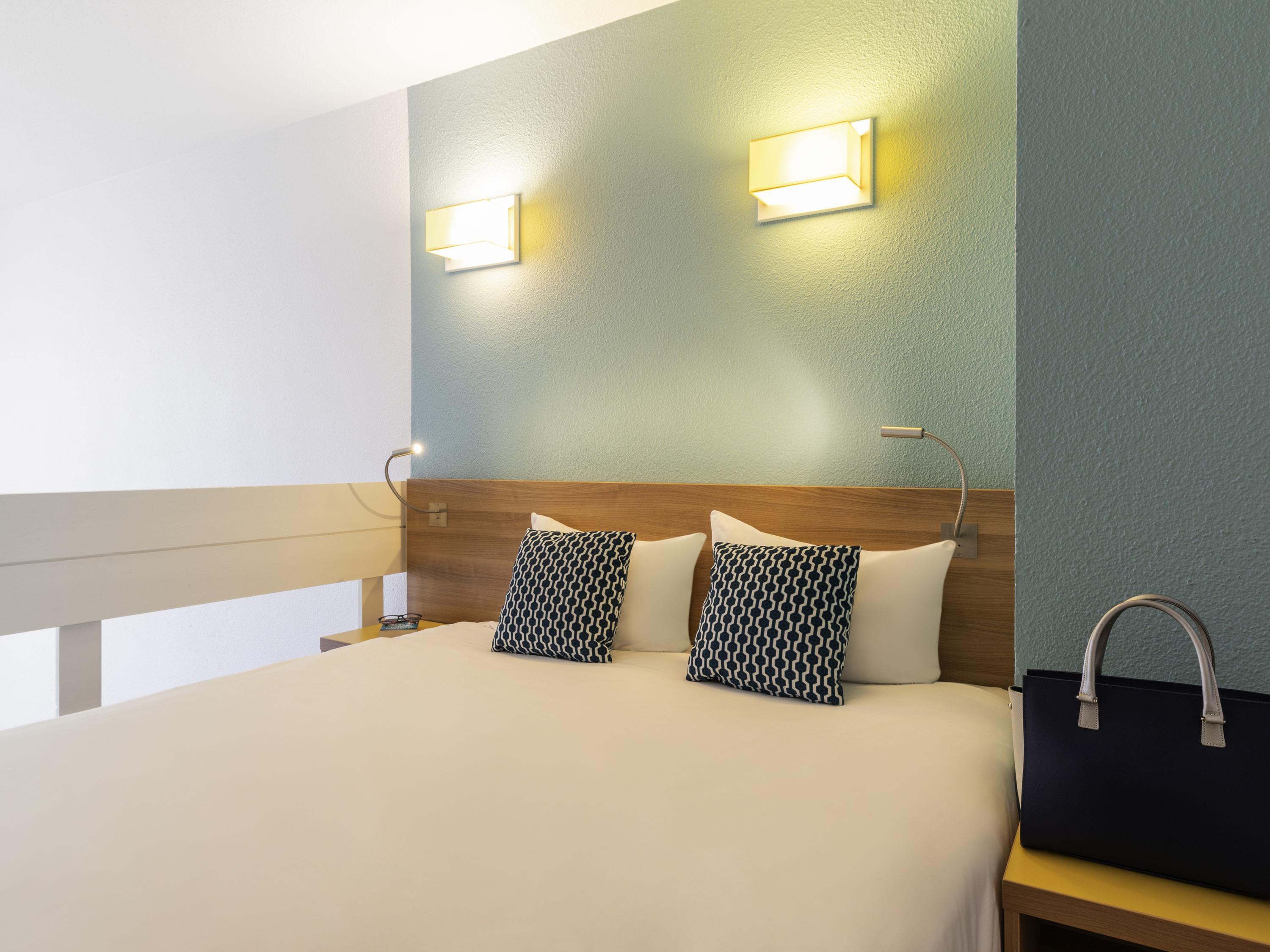 Aparthotel Adagio Access Defense Charras Room Type - Studio with 1 double bed and 1 sofa bed Aparthotel Adagio Access Defense Charras Room Type - Studio with 1 double bed and 1 sofa bed
