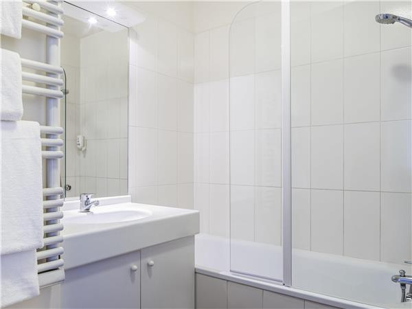 Studio for 2 people with twin beds