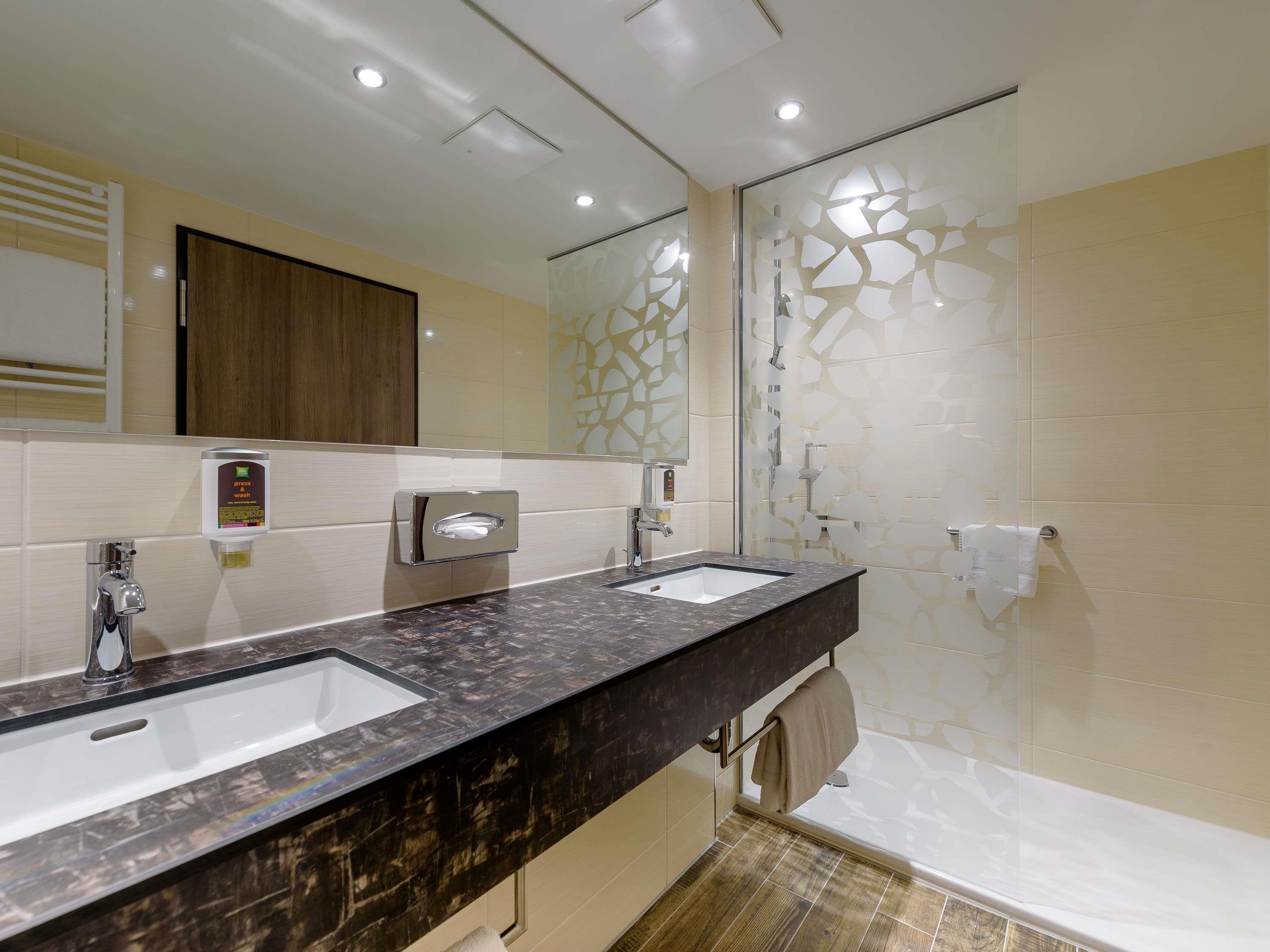 ibis Styles Leipzig Room Type - All Comfort Space: 1 double bed & twin beds