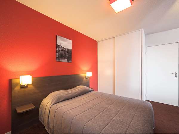 Studio for 2 people with city views