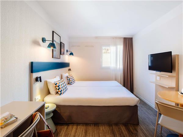 Studio for 2 people with twin beds