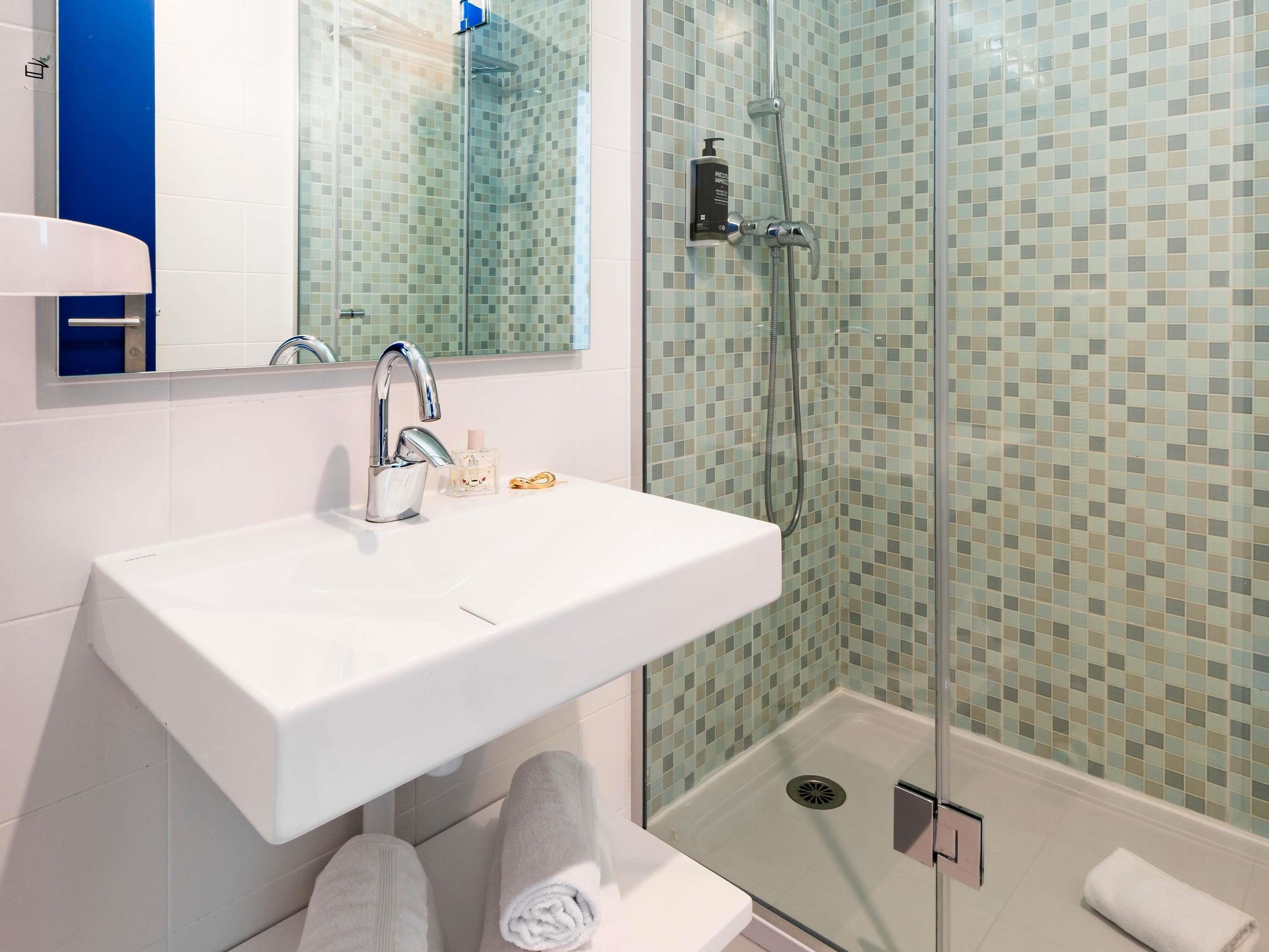ibis Styles Quiberon Centre Room Type - Standard Room with two single beds