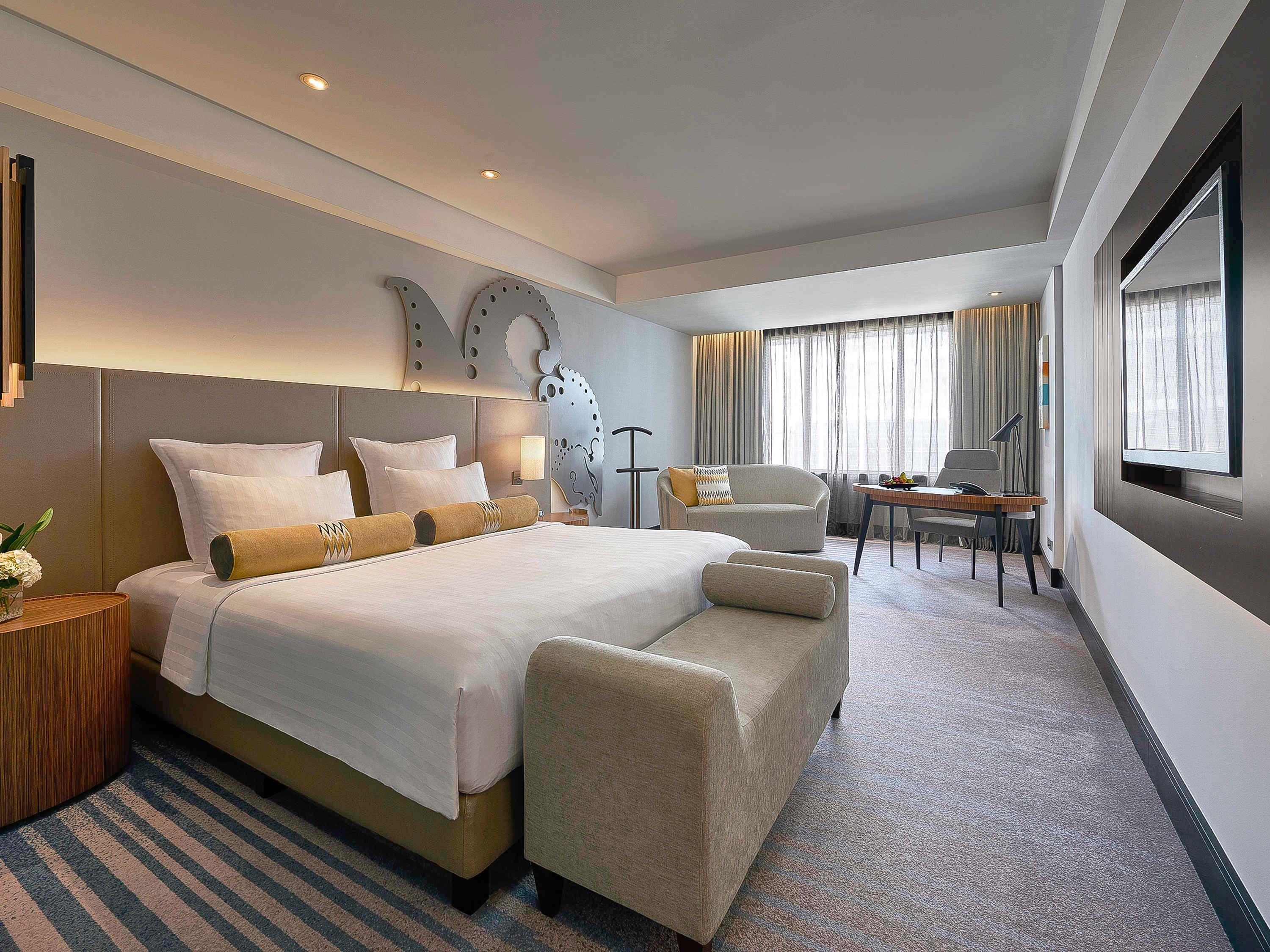 Pullman Jakarta Indonesia Room Type - GRAND DELUXE EXECUTIVE ROOM, Lounge Access, 1 King Size Bed