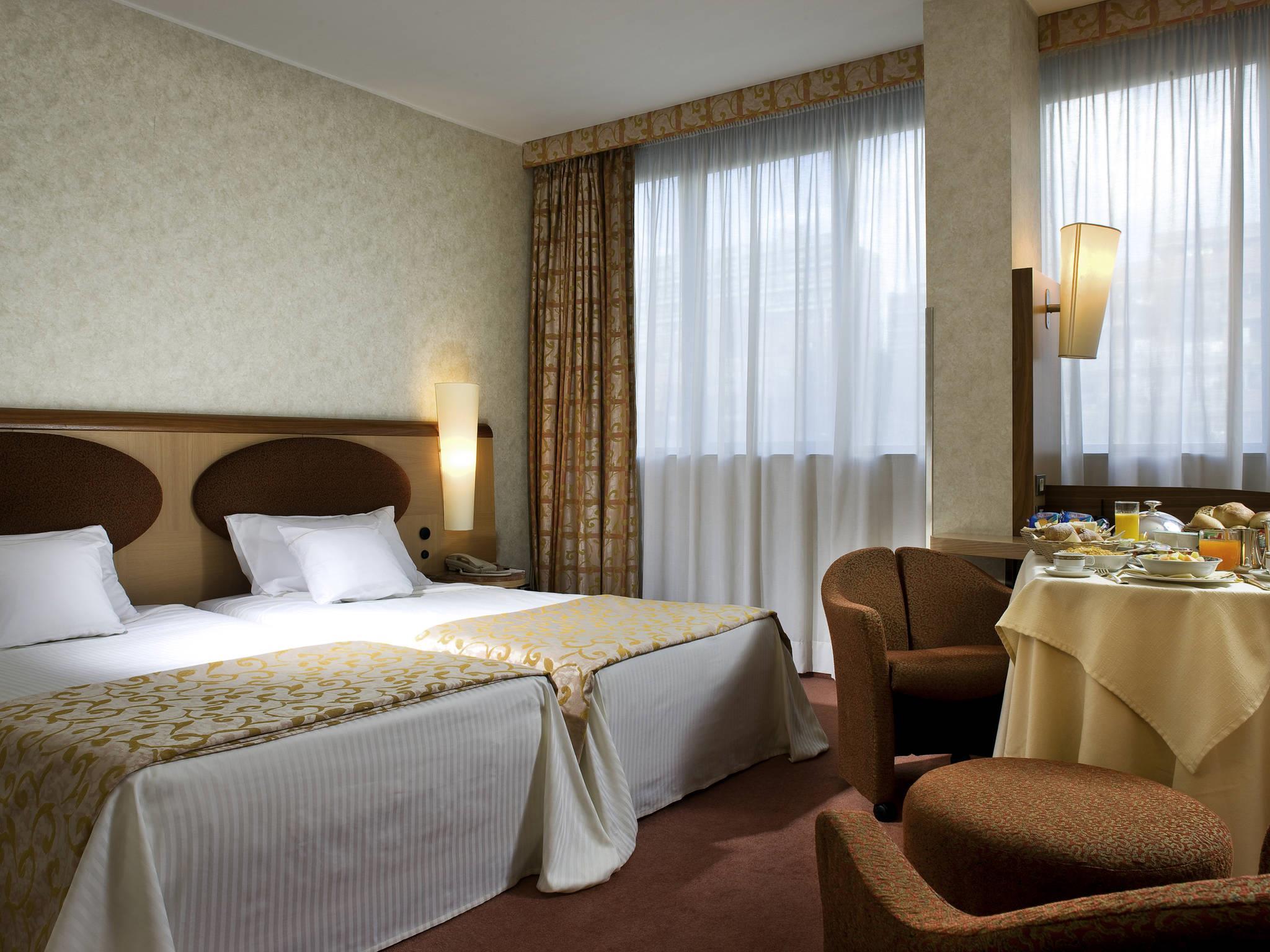 Mercure Eur Roma West Room Type - SUPERIOR DOUBLE ROOM WITH TWO SINGLE BEDS