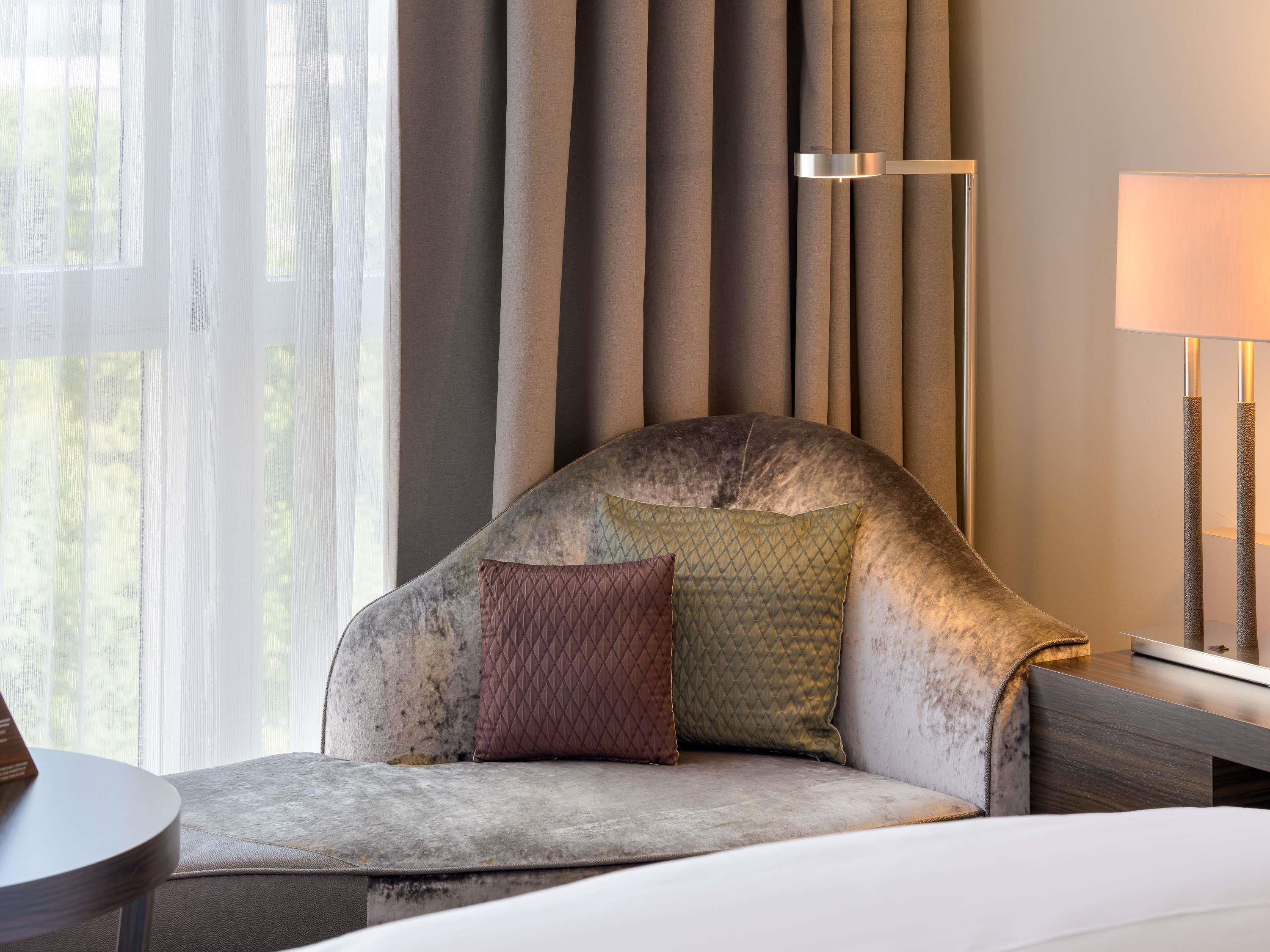 Pullman Munich Room Type - Premium Superior Room - quiet guest room overlooking the courtyard
