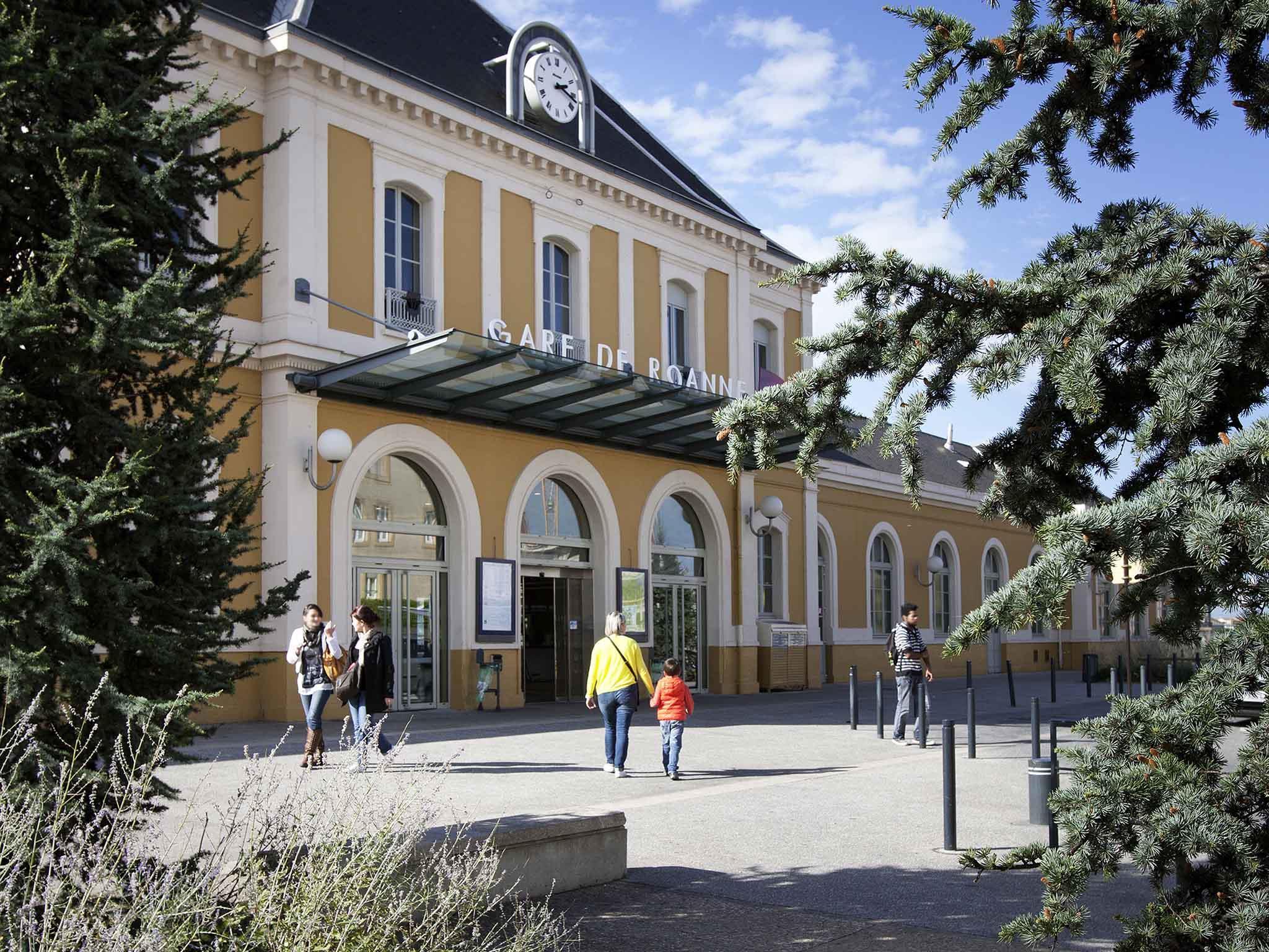 ibis Styles Roanne Centre Gare - Tap to explore photos