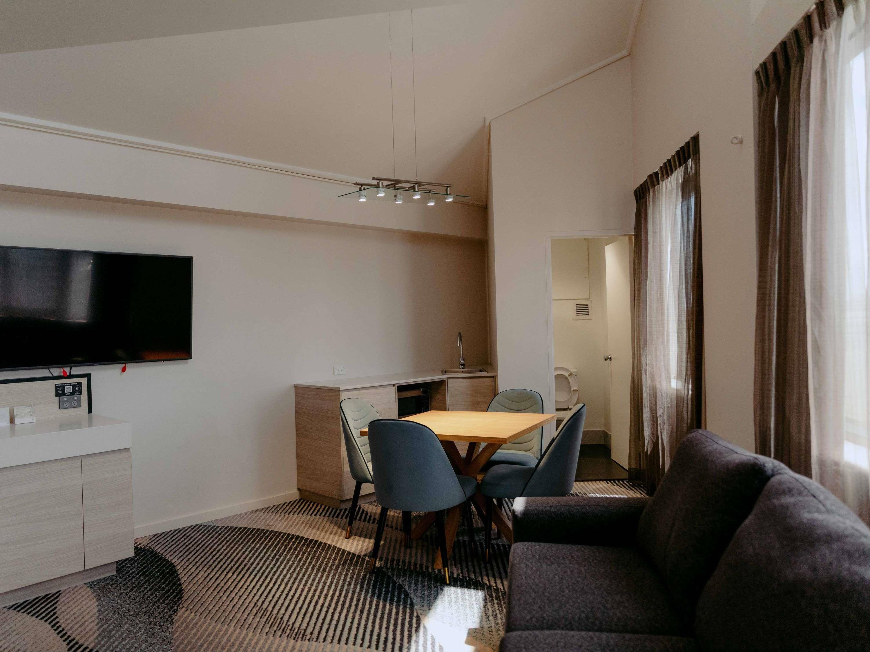Novotel Sydney Parramatta Room Type - Deluxe Spa King Suite Novotel Sydney Parramatta Room Type - Deluxe Spa King Suite