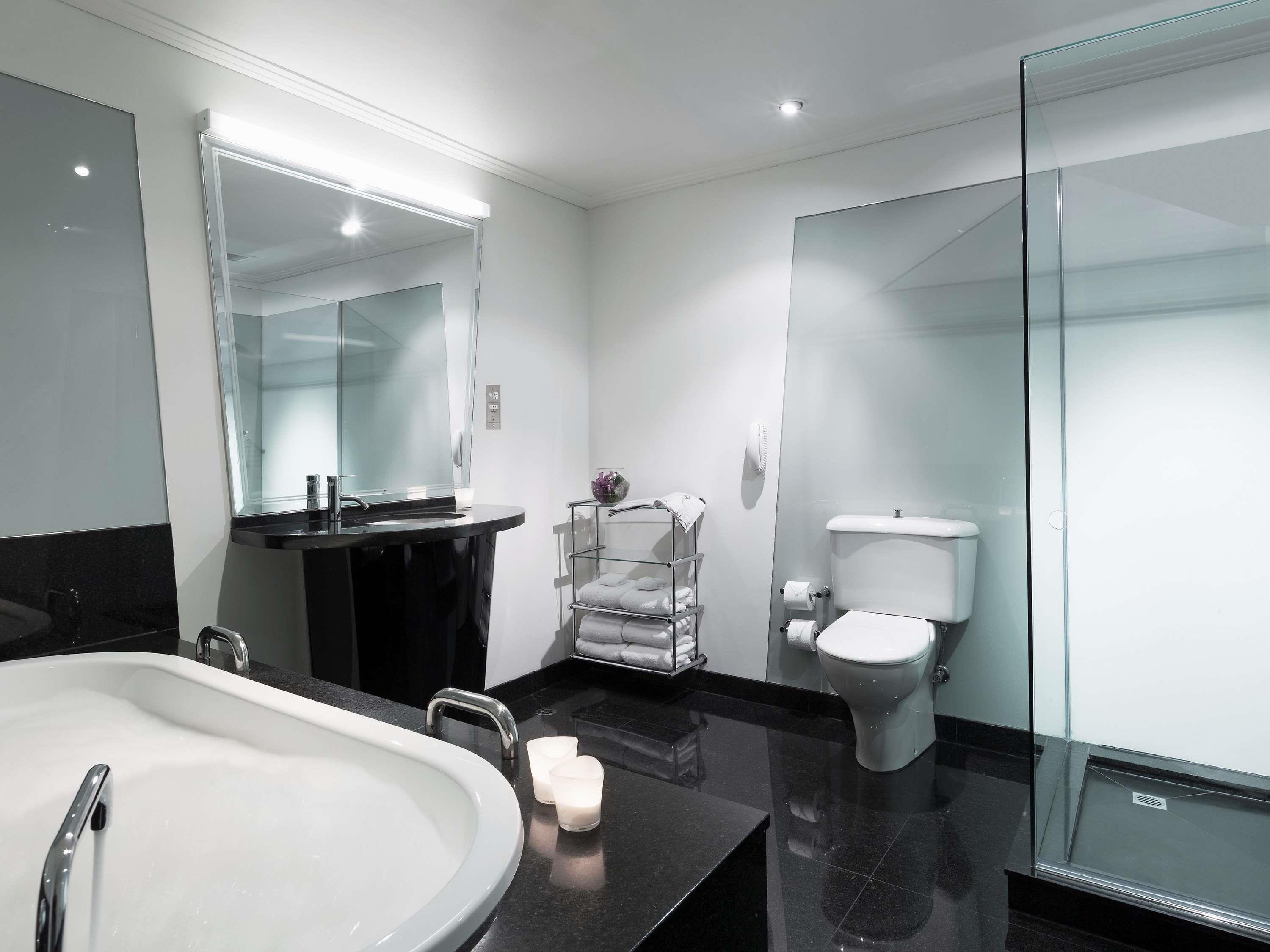 The Como Melbourne by Accor Room Type - DELUXE ROOM, 1 King Size Bed, Spa Bath
