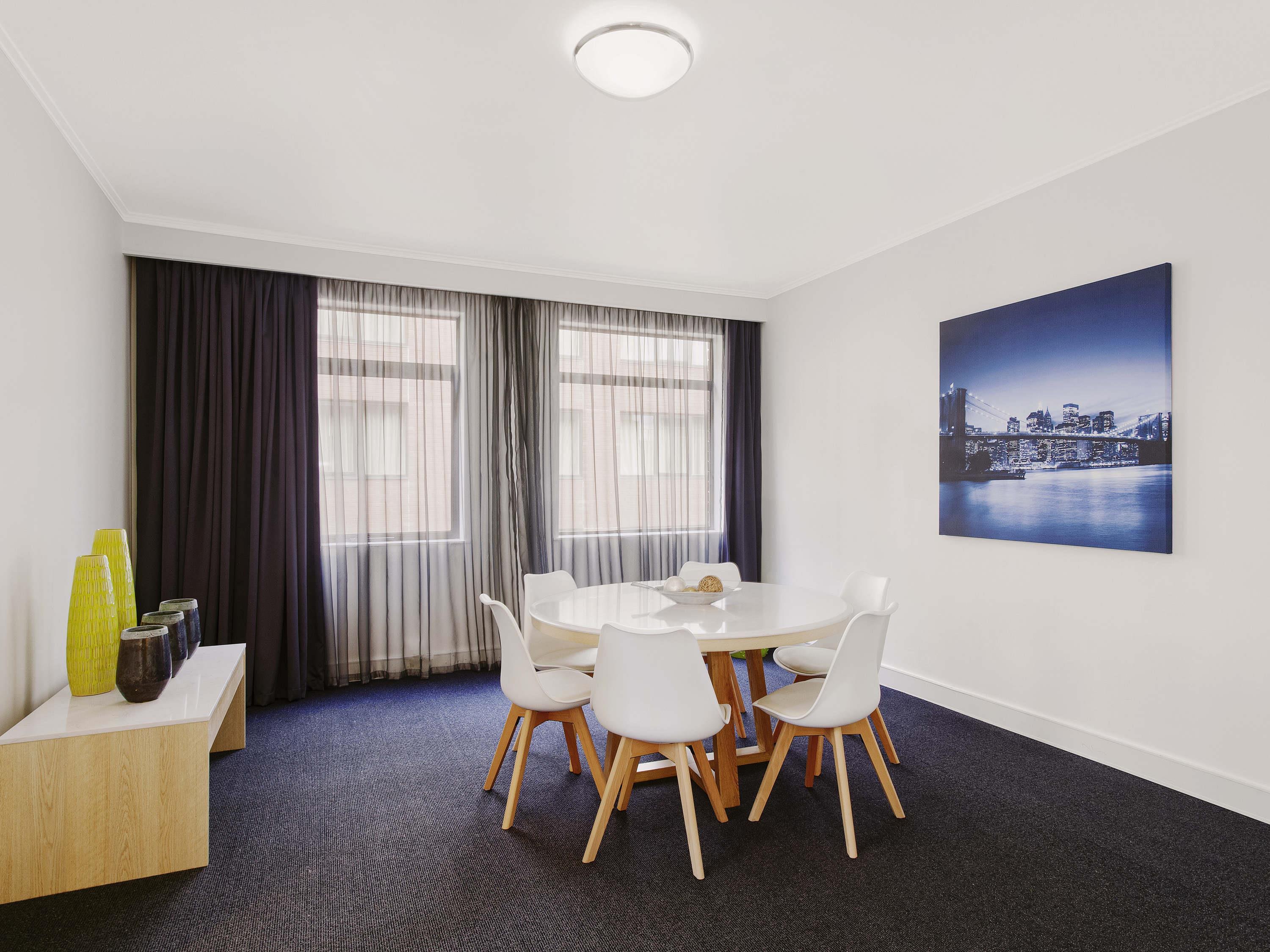 Mercure Melbourne Albert Park Room Type - Loft Suite 1 King Bed