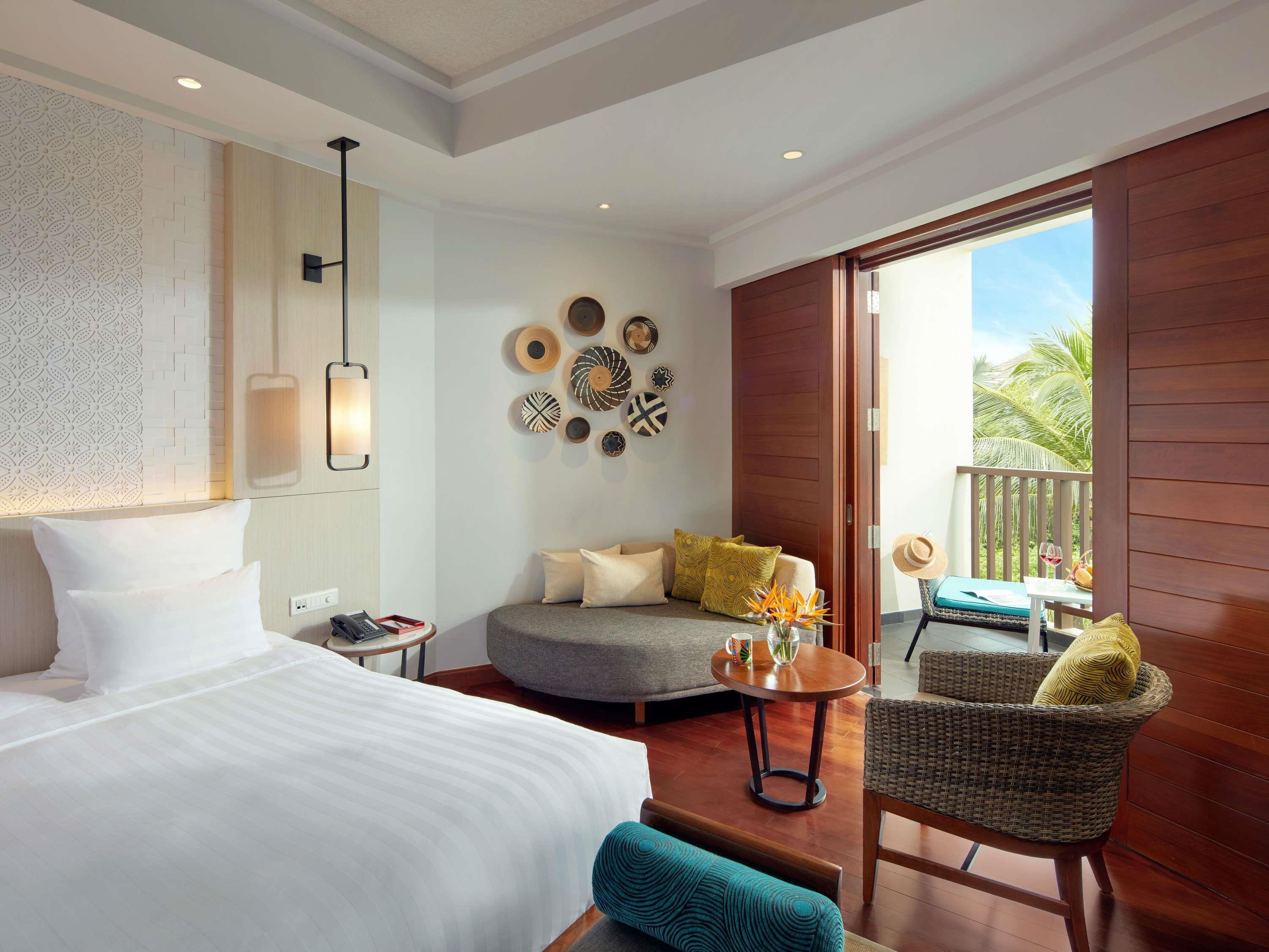 Pullman Danang Beach Resort Room Type - Junior Family Suite with 1 Kingsize bed and 1 Bunk bed, Private balcony