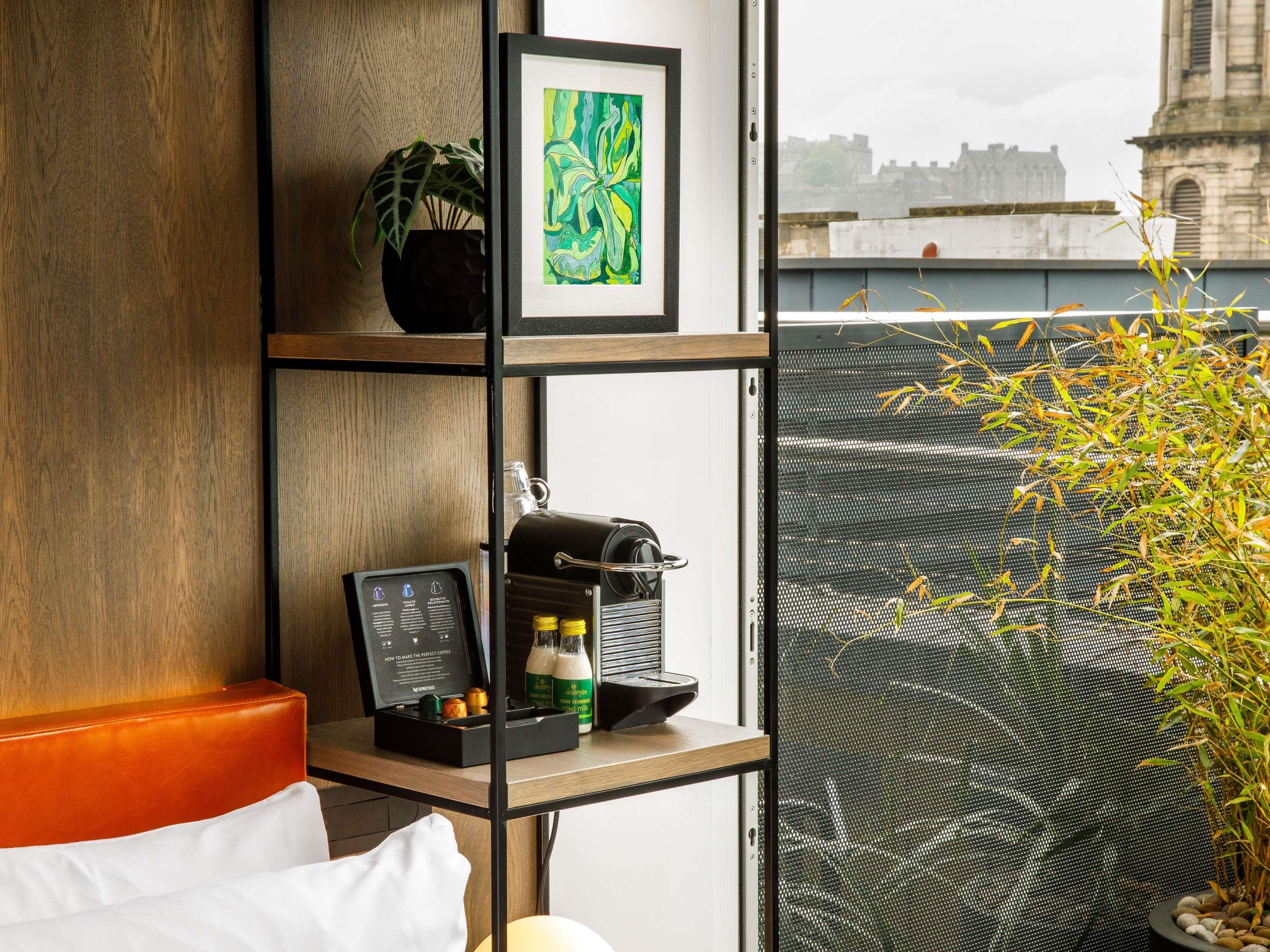ibis Styles Edinburgh St Andrew Square Room Type - The Double room with (and extra) view