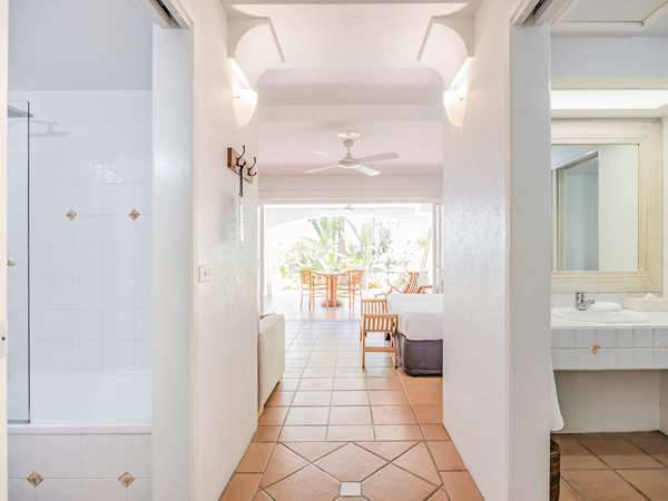THE REEF HOUSE PALM COVE - Photo 49