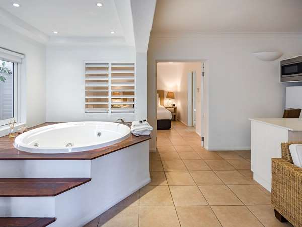 THE REEF HOUSE PALM COVE - Photo 5