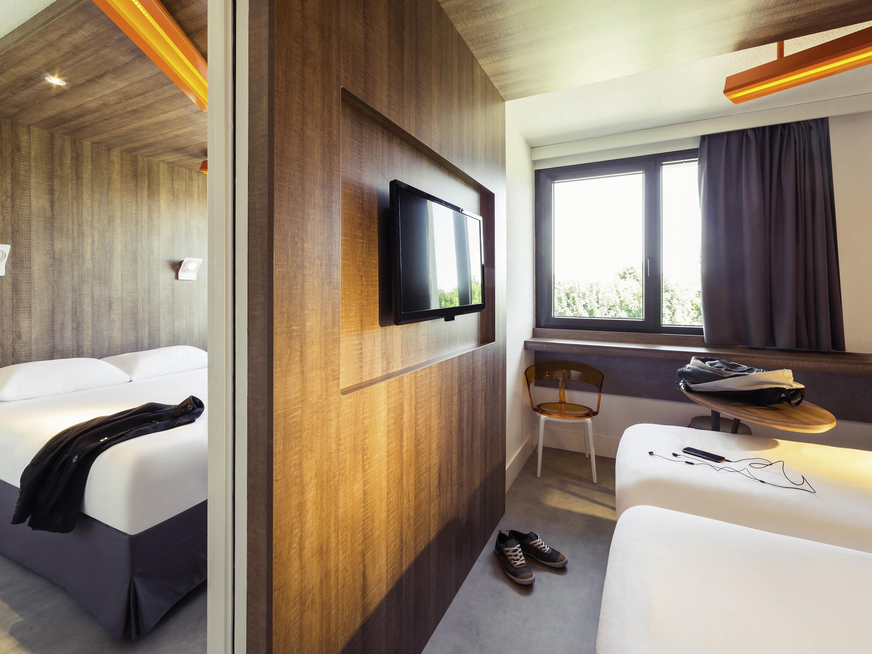IBIS STYLES NIORT POITOU Room Type - Standard Family Suite with 2 connecting rooms IBIS STYLES NIORT POITOU Room Type - Standard Family Suite with 2 connecting rooms
