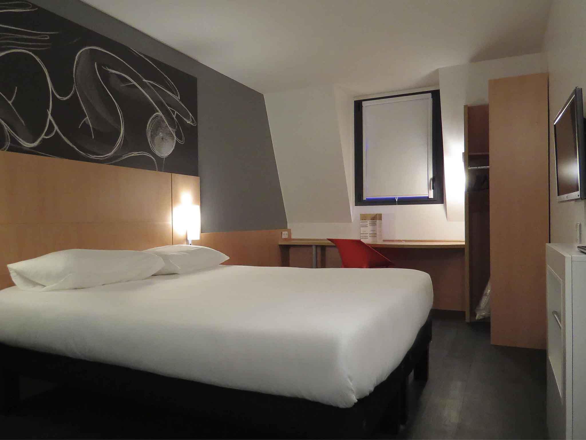 ibis Soissons Hotel Room Type - Classic PRM room with 1 double bed