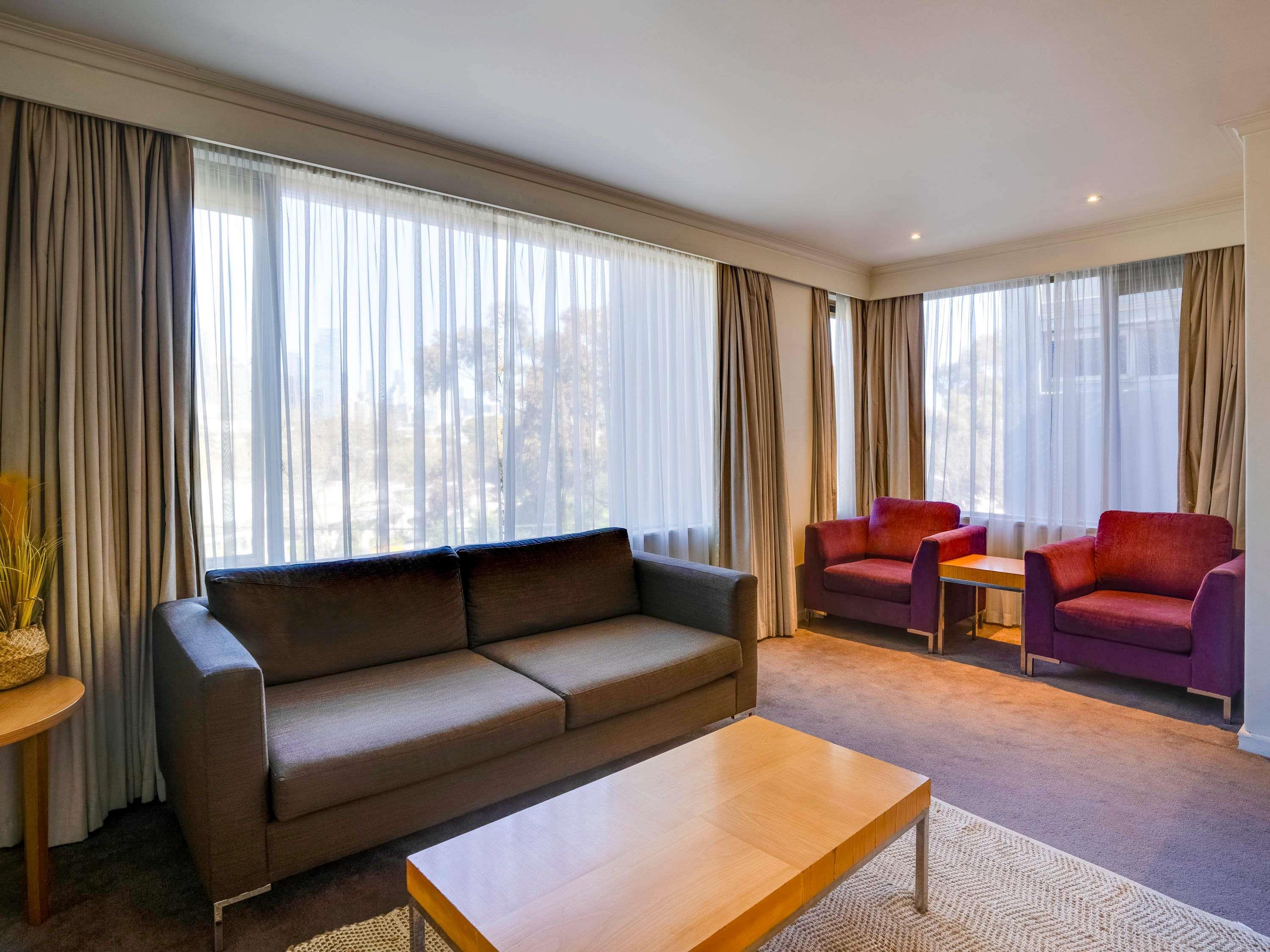 Mercure North Melbourne - Tap to explore photos
