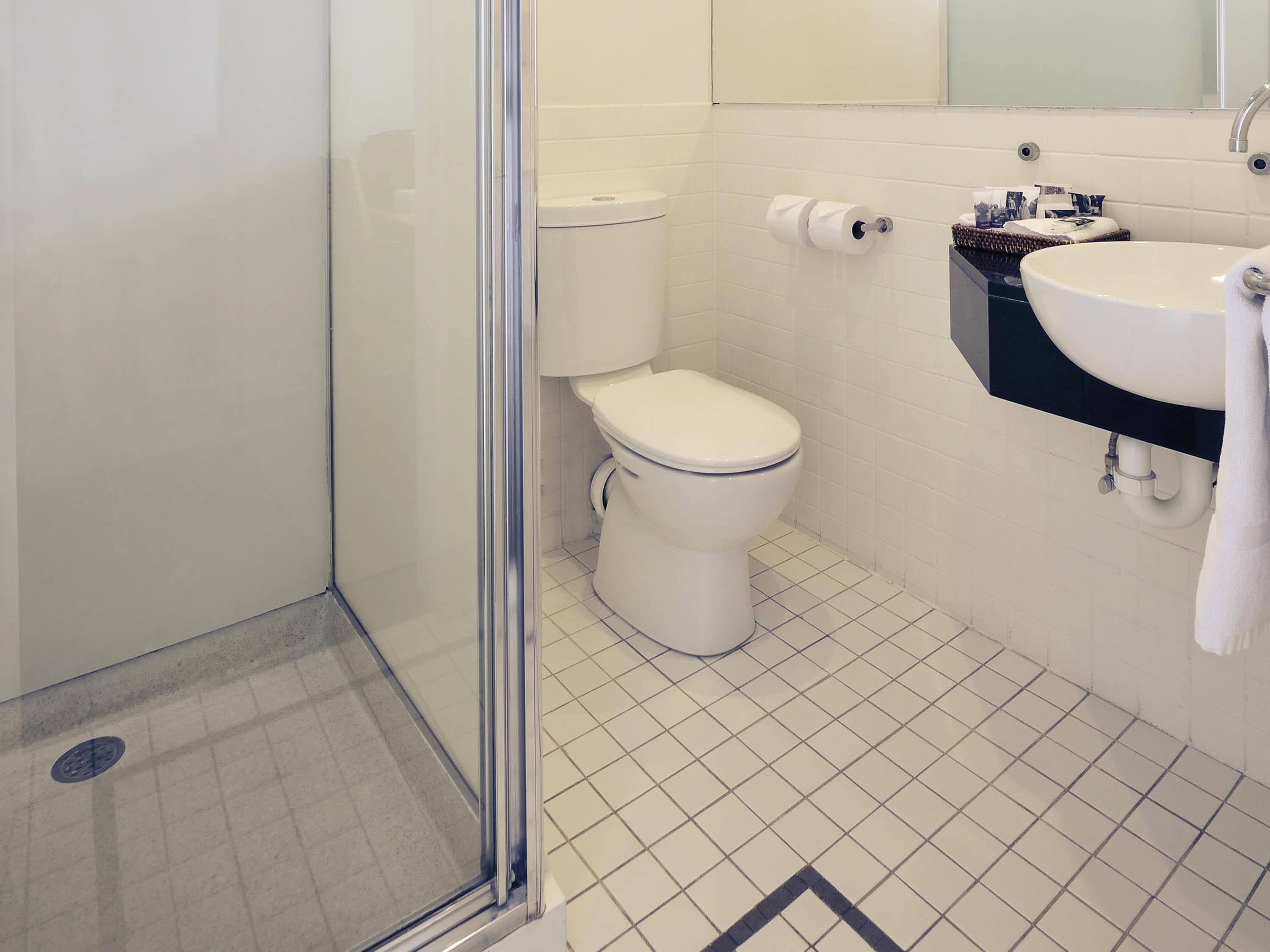 Mercure North Melbourne Room Type - Standard Room 1 Queen and 1 Single Bed