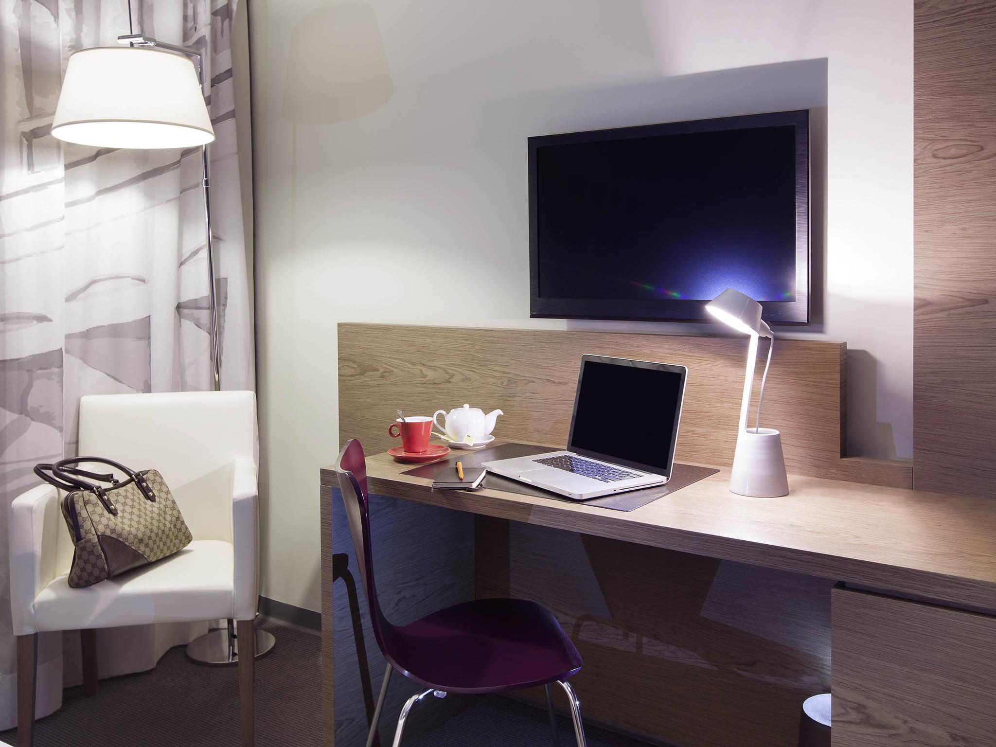 ibis Styles Roma Eur Room Type - Junior Suite with king-size bed and sofa