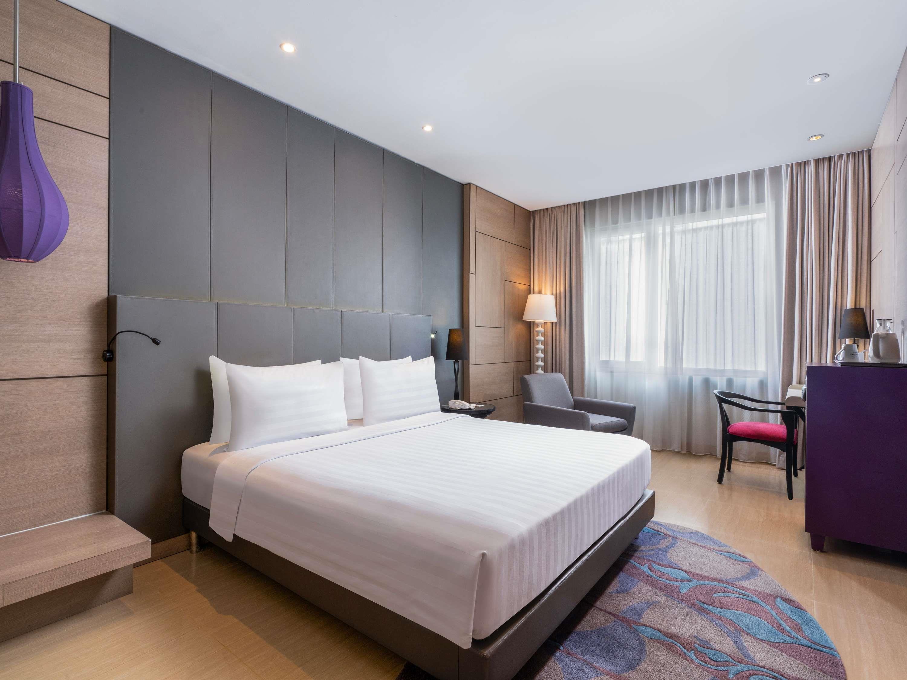 Mercure Jakarta Sabang Room Type - Deluxe with Double Bed