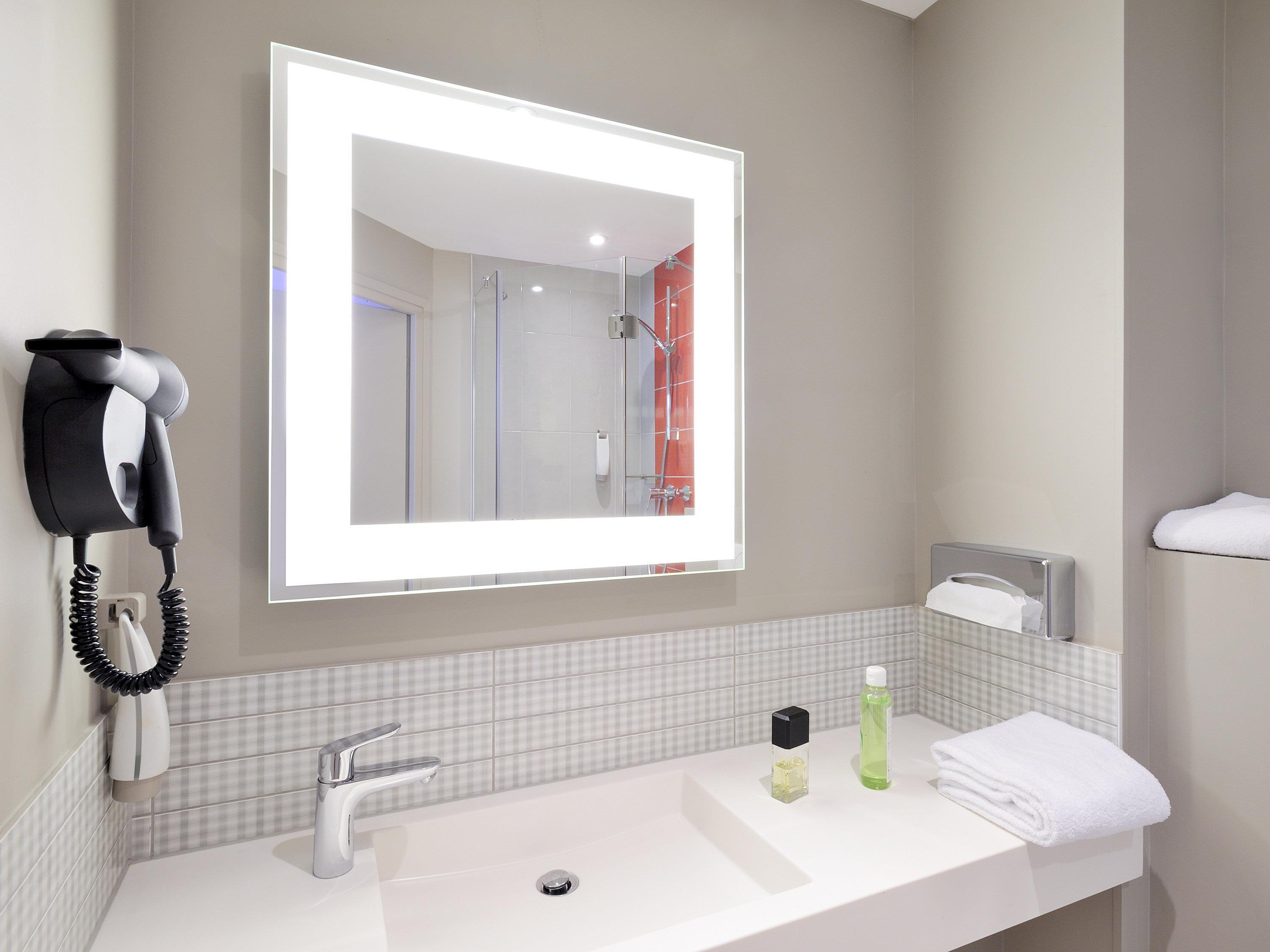IBIS STYLES LILLE GRAND PLACE - Tap to explore photos