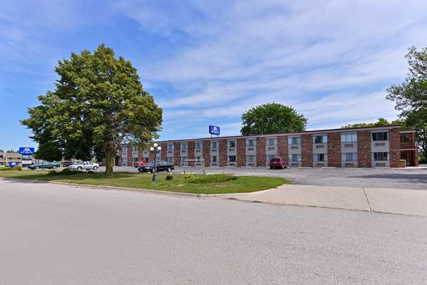 Exterior view - Americas Best Value Inn & Suites Clear Lake - I-35, Exit 194