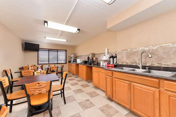  - Americas Best Value Inn & Suites Clear Lake - I-35, Exit 194