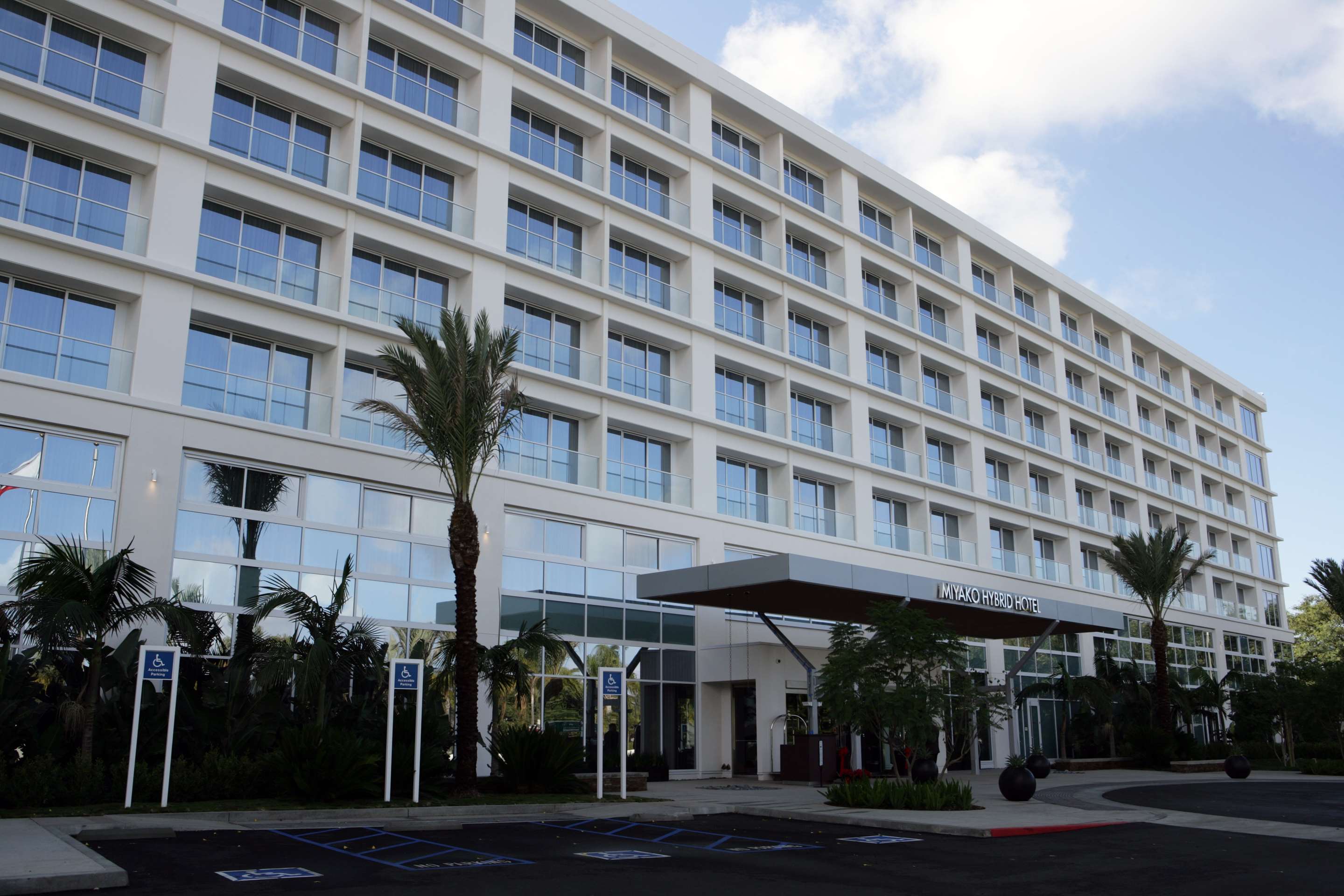Miyako Hybrid Hotel Pictures | Miyako Hybrid Hotel Torrance