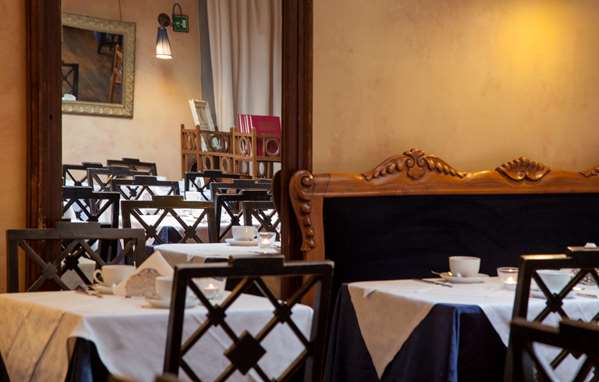 Dining,Dining Area,Restaurant,On-Site