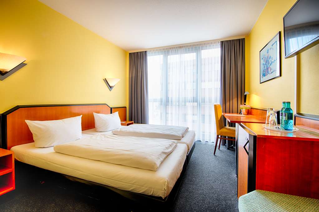 Achat Hotel Stuttgart Airport Messe-guestroom-Guest Room,On-Site.jpg