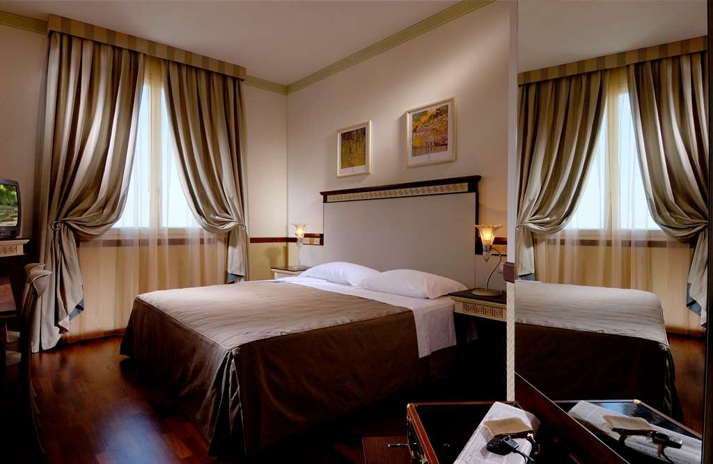 Zanhotel and Meeting Centergross-guestroom-Guest Room,On-Site.jpg