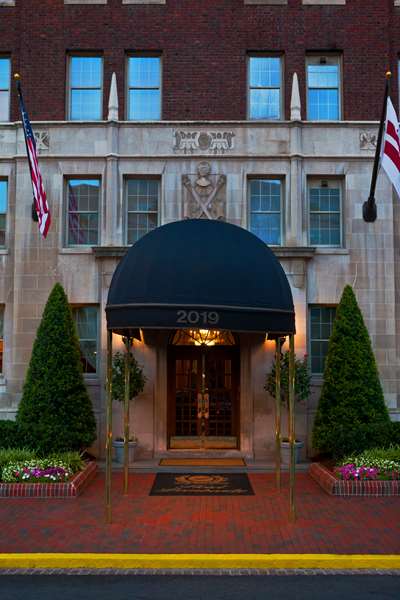 Exterior view - Hotel Lombardy DC