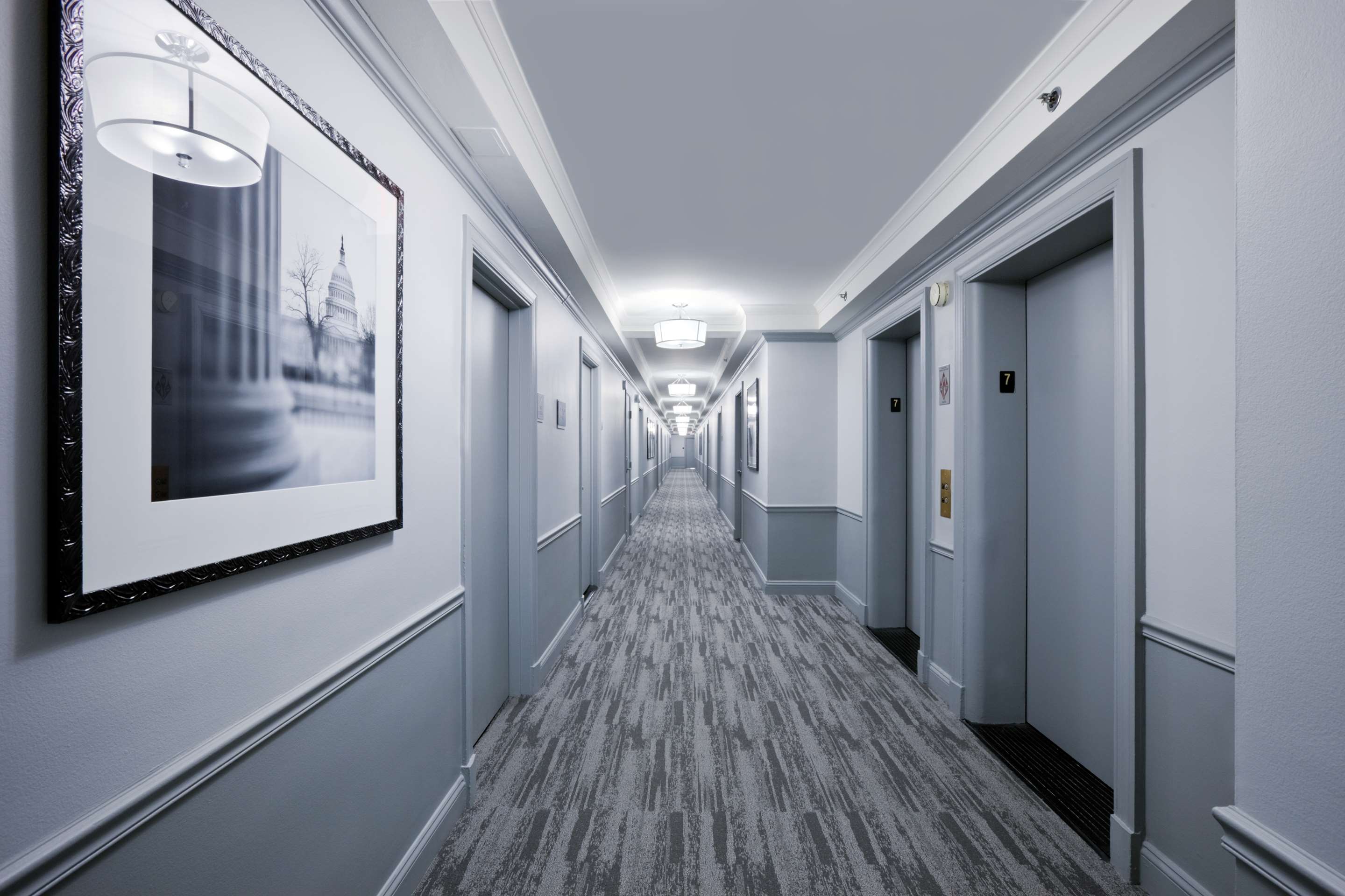 Hallway | State Plaza Hotel
