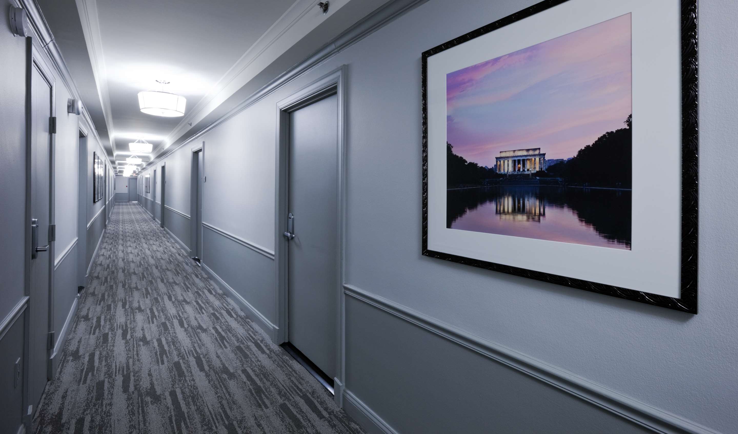 Hallway | State Plaza Hotel