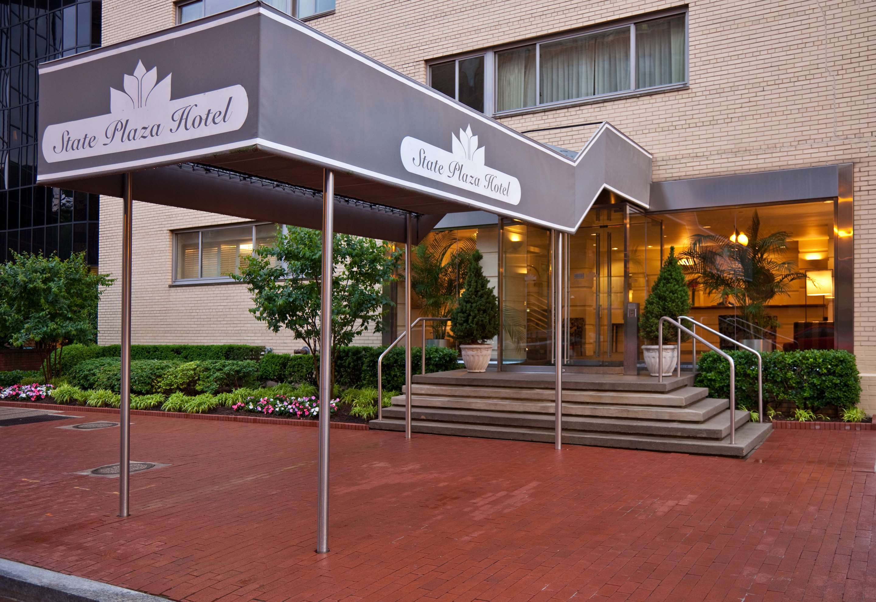 F St Entrance | State Plaza Hotel