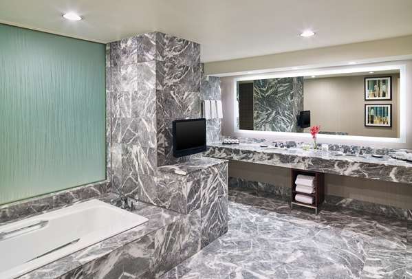  - Westin Hotel Chicago River North