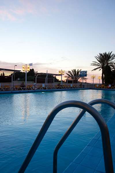 Pool,On-Site,Property Amenity,Recreation