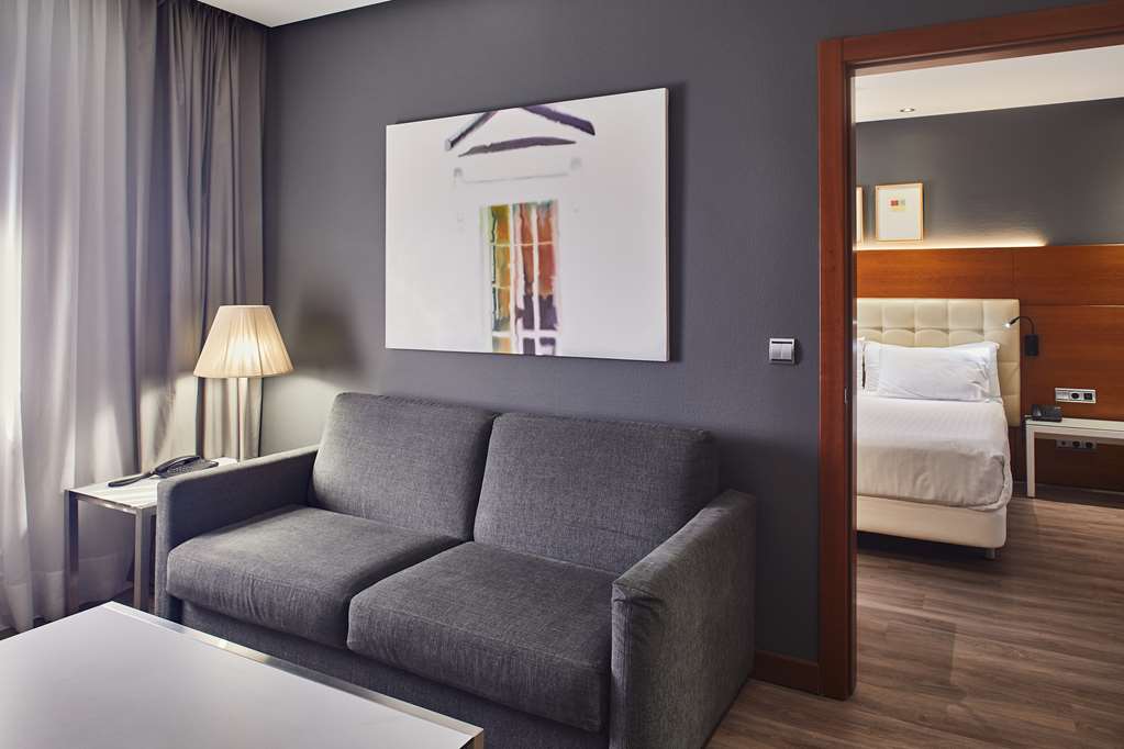 Silken Amara Plaza Hotel-guestroom-Guest Room,Suite,On-Site.jpg