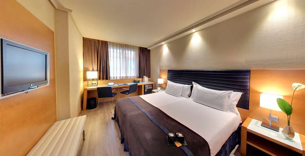Silken Indautxu Hotel-guestroom-Guest Room,Indoor/Interior,On-Site.jpg