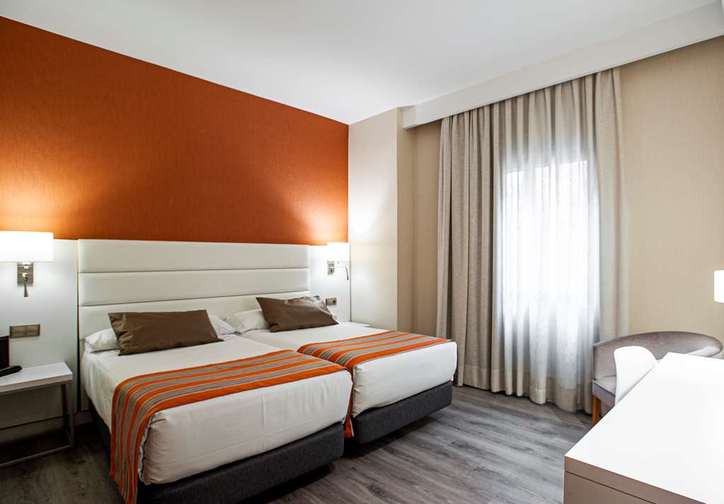 Catalonia Conde De Floridablanca-guestroom-Guest Room,On-Site.jpg