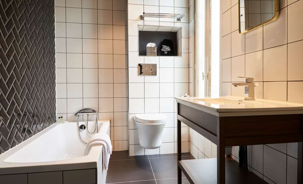 HC Hotel Konti-guestroom-Guest Room,Bathroom,On-Site.jpg