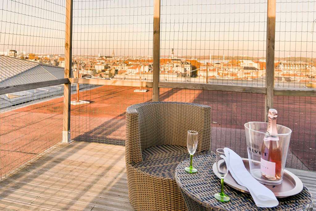 HC Hotel Konti-guestroom-Guest Room,Suite,On-Site.jpg
