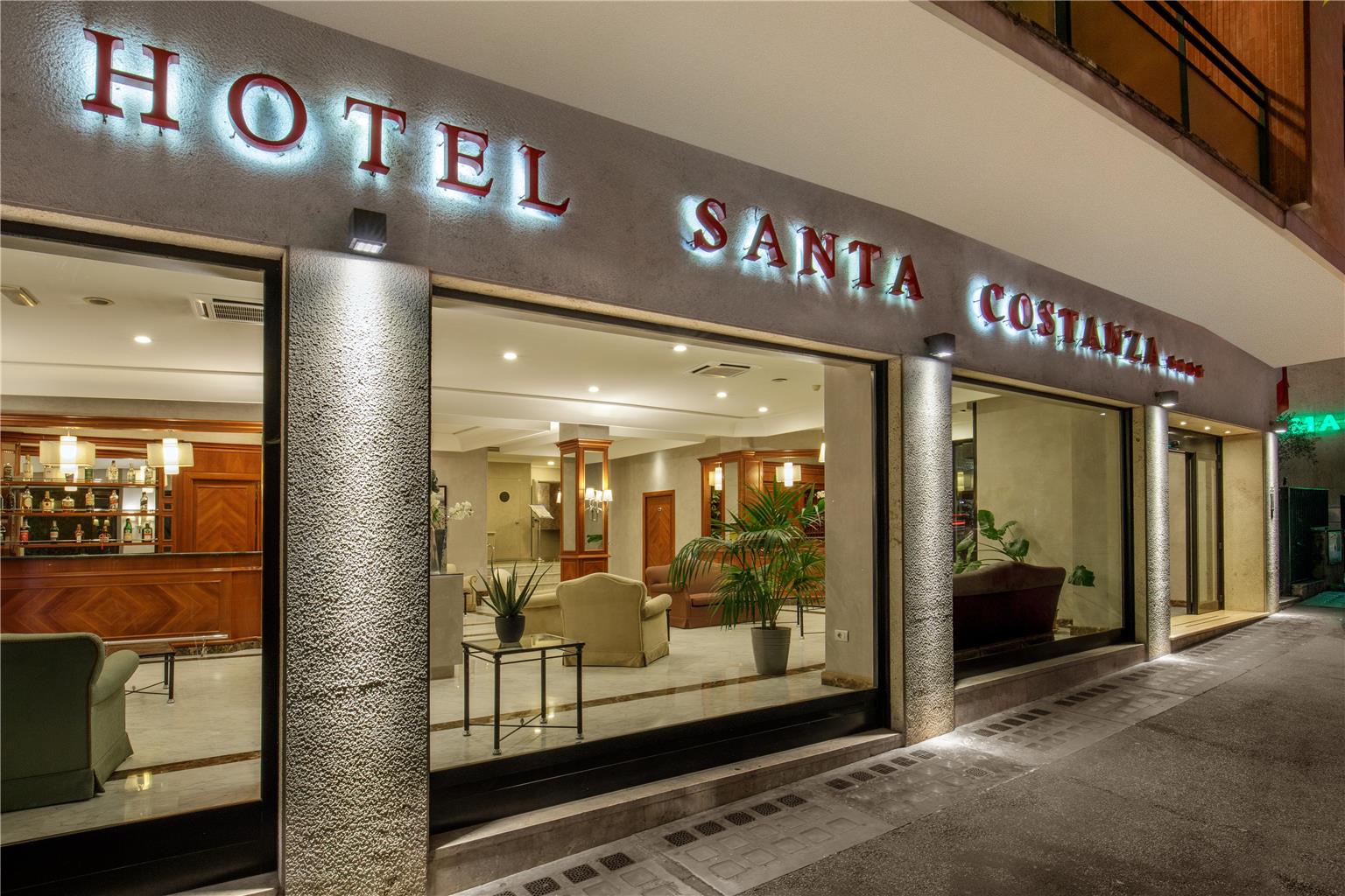 Santa Costanza Hotel