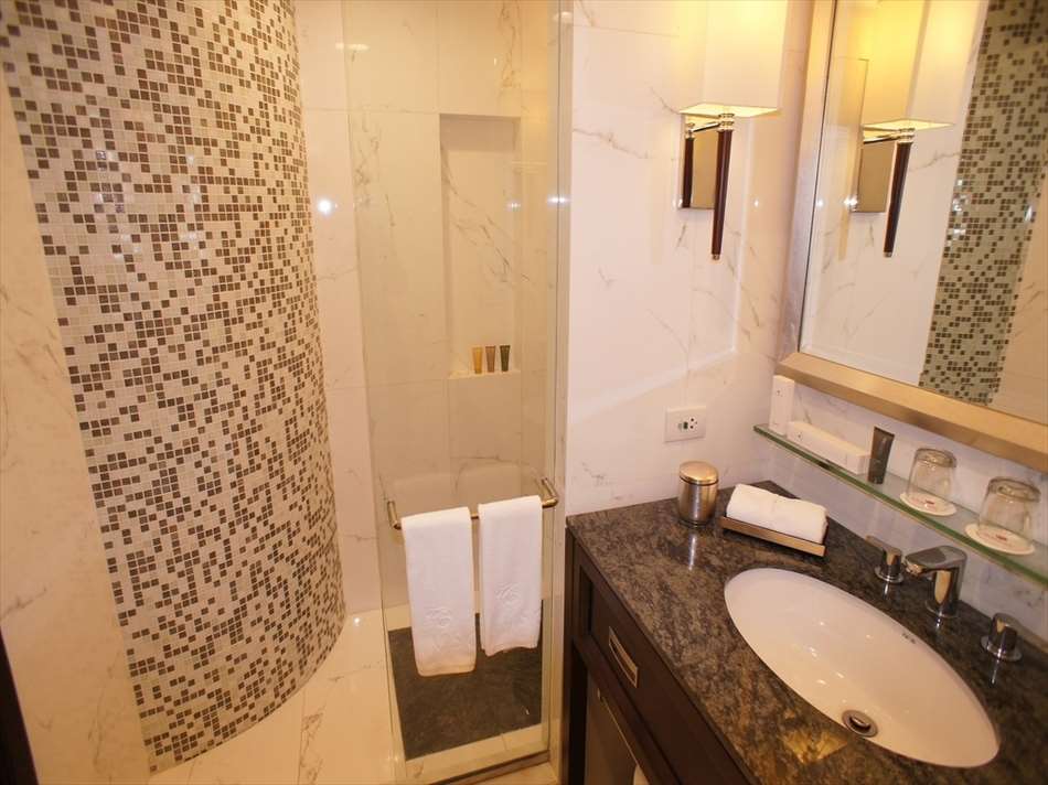 Crimson Hotel Filinvest City Manila-guestroom-Guest Room,Suite,Indoor/Interior,On-Site.jpg