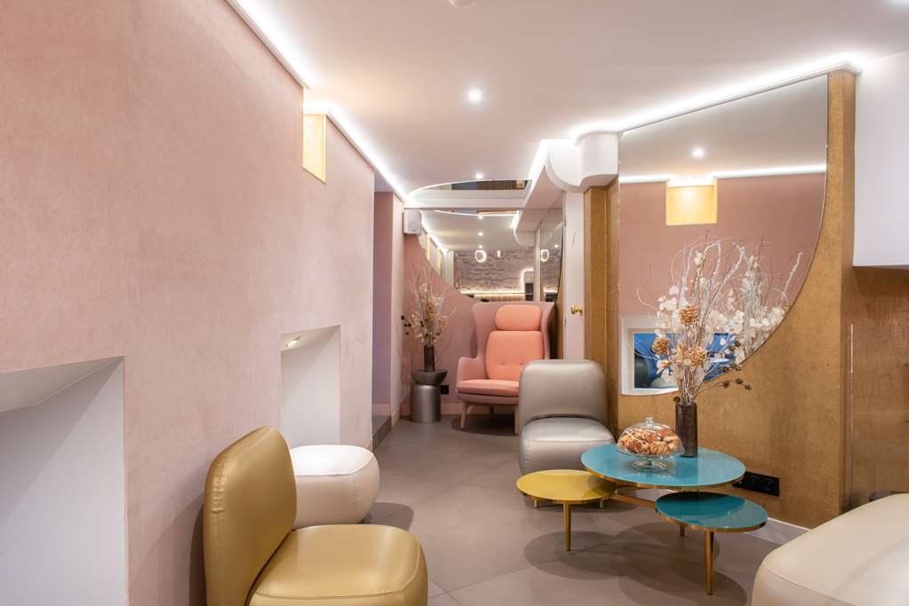 Arc Elysees Hotel