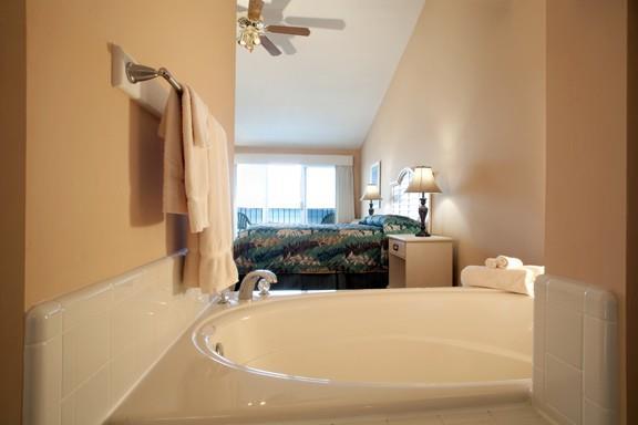 Pointes North Beachfront Hotel-guestroom-Guest Room,Guest Room Amenity,On-Site.jpg